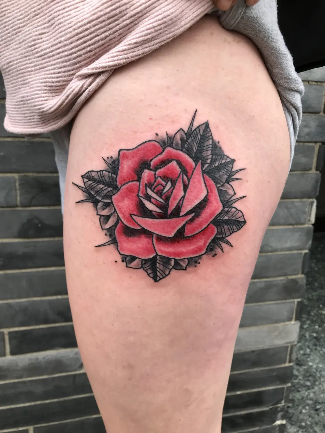 Freakline Tattoo Atelier Rene Arbeiten rote Rose Tattoo